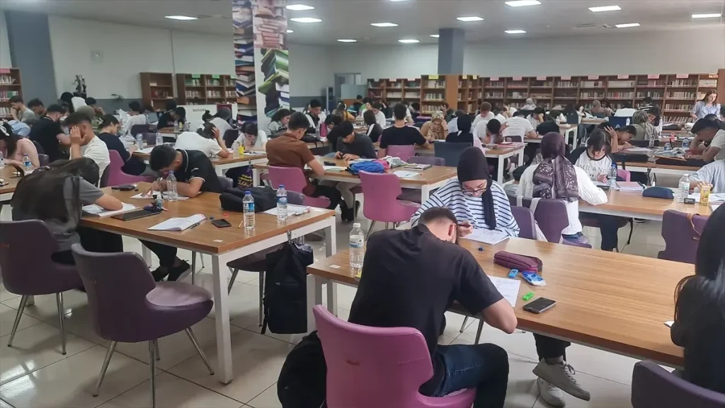 Batman’daki Kütüphanelerin Çalışma Saatleri Uzatıldı