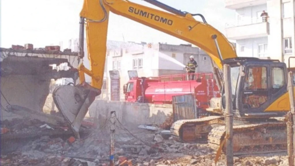 Batman’da 75 Riskli Yapının Yıkımı Gerçekleştirildi