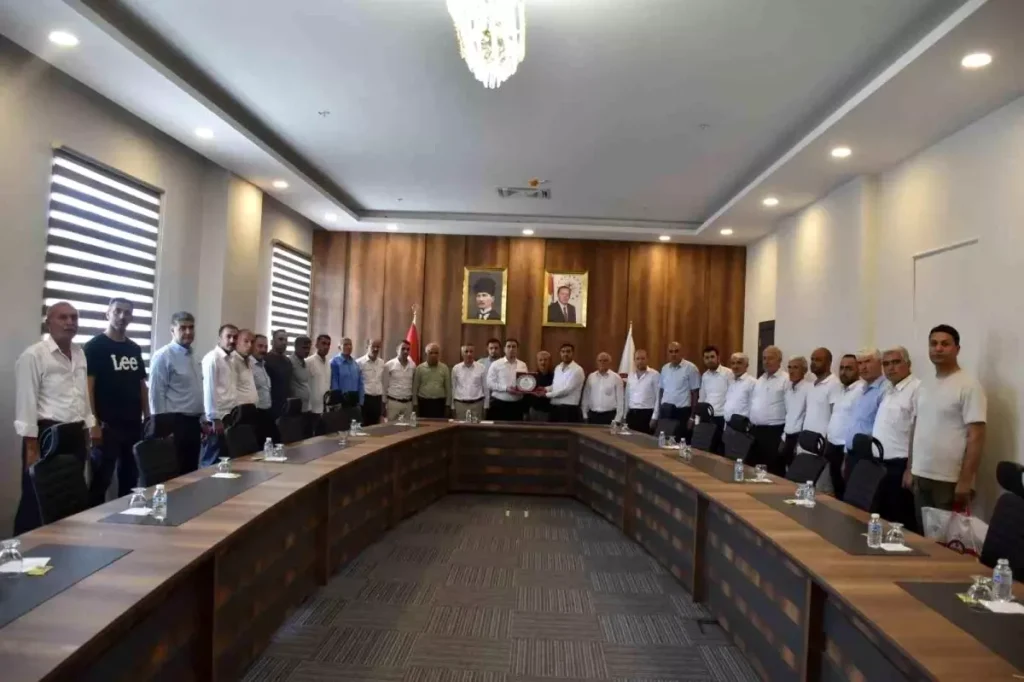 Sason Kaymakamı’na Muhtarlardan Teşekkür Plaketi