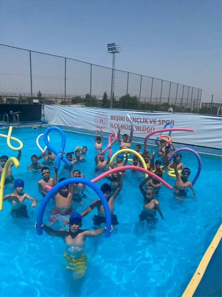 Beşiri’de 320 Öğrenci Yüzme Eğitimi Aldı