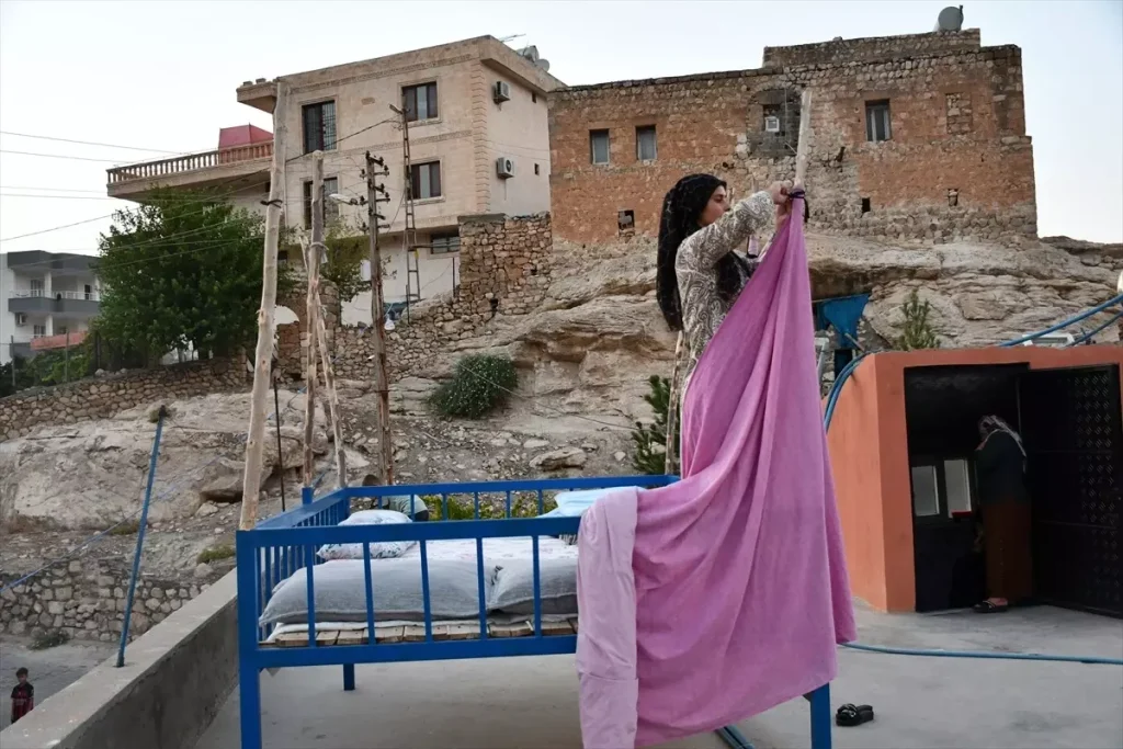 Mardin ve Batman’da Sıcak Havada Damda Yıldız Seyretme Geleneği