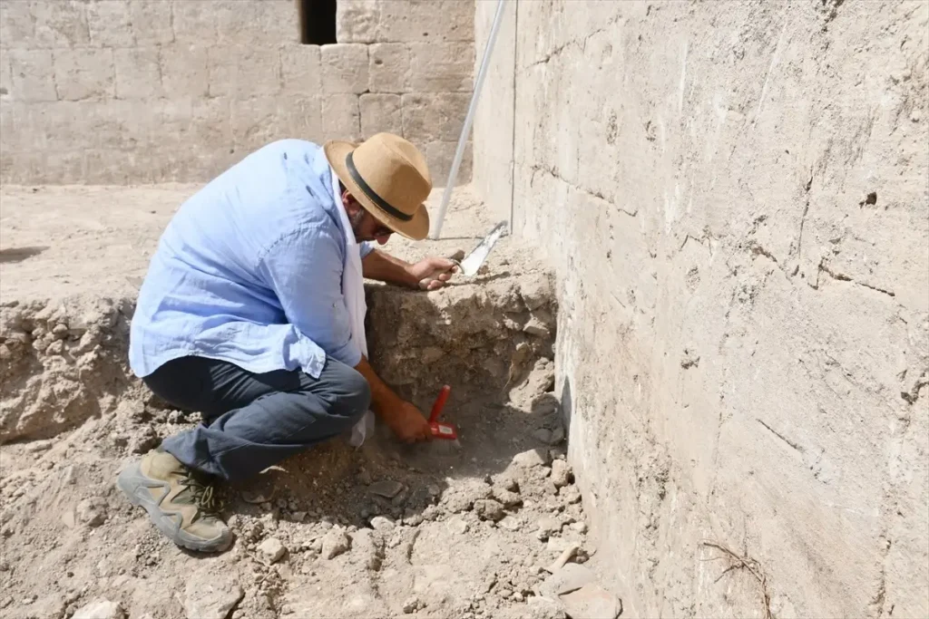Hasankeyf’teki Büyük Saray Kazıları Devam Ediyor