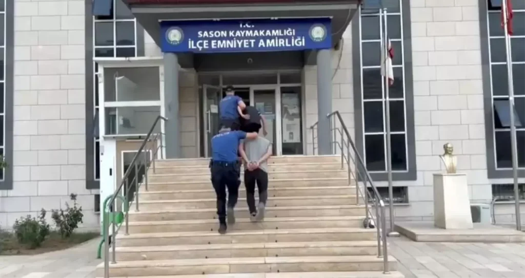 Sason’da Manavdan 4 Bin Lira Çalan 2 Şüpheli Yakalandı