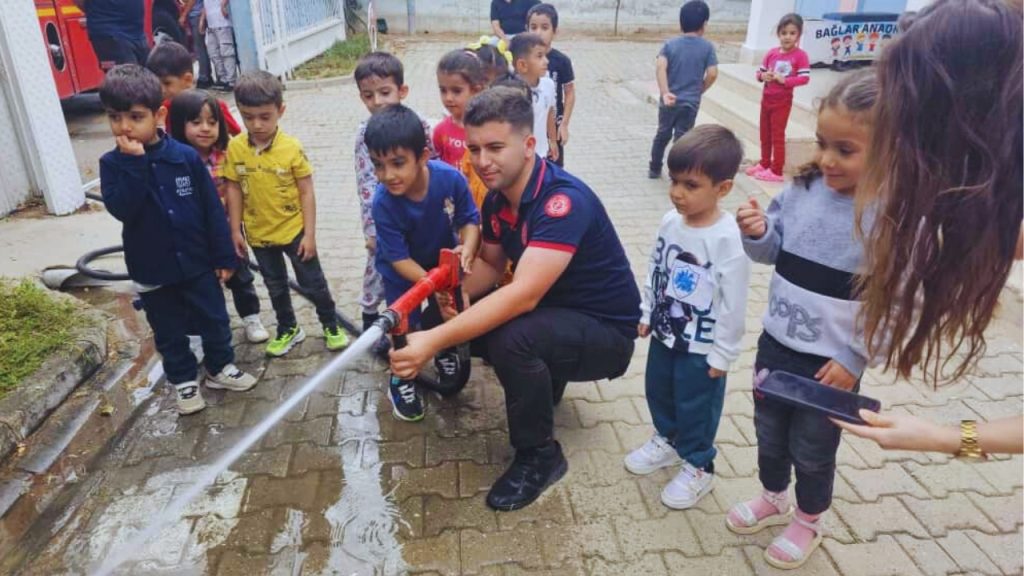 Batman’da Anaokulu Öğrencilerine Yangın Eğitimi Verildi