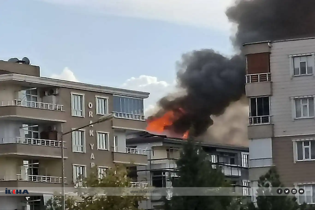 Batman’da Apartman Çatısında Yangın Çıktı