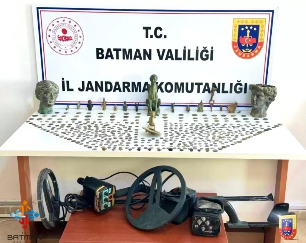 Batman’da Tarihi Eser Operasyonu: Çok Sayıda Kültür Varlığı Ele Geçirildi