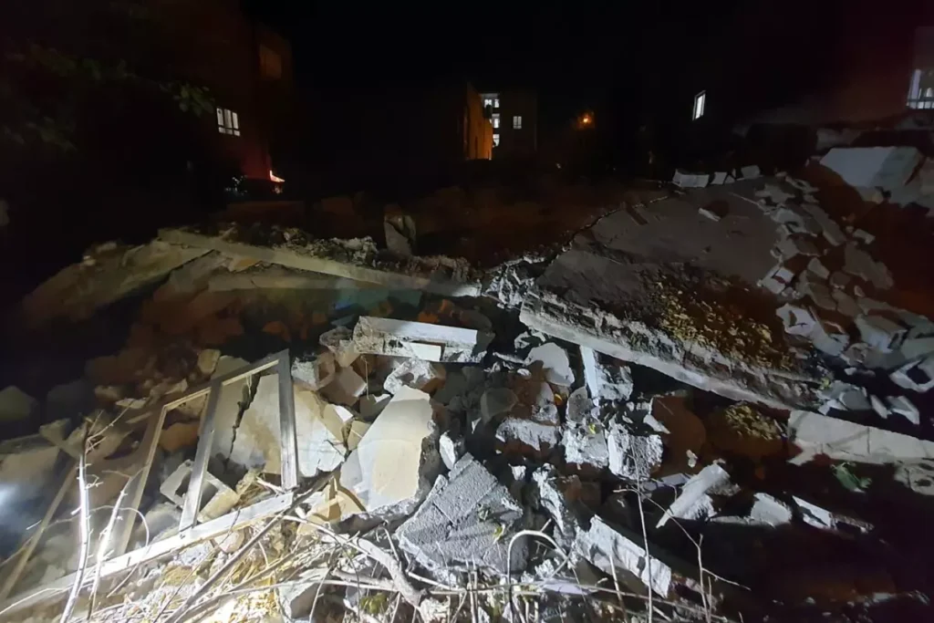 Batman’da Metruk Binada Çökme Meydana Geldi