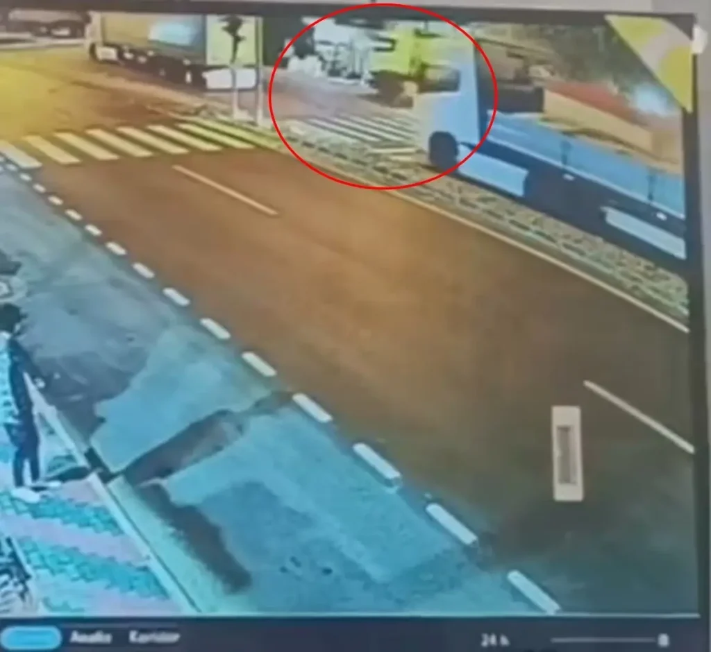 Batman’da Park Halindeki TIR’a Çarpan TIR Kazasında 1 Ölü