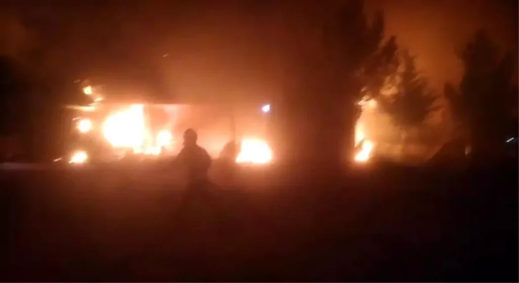 Batman’da Restoranda Yangın, Tüpler Facianın Önüne Geçti