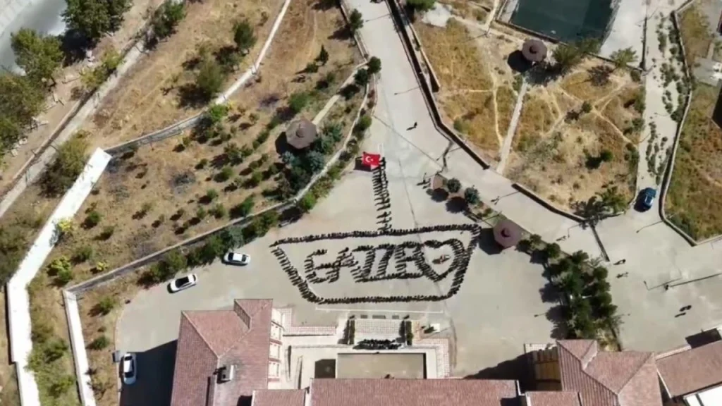 Kozluk’ta Öğrenciler Gazze İçin Farkındalık Etkinliği Düzenledi