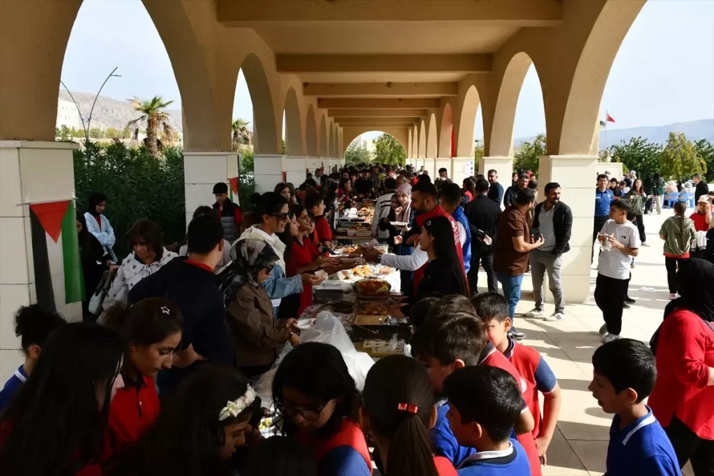 Hasankeyf’te Gazze Yararına Kermes Düzenlendi