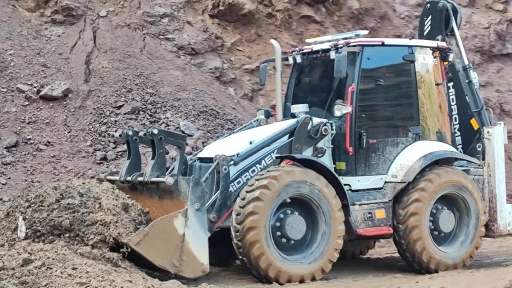 Sason’da Heyelanlar Sonrası 23 Yerleşim Yeri Ulaşıma Açıldı