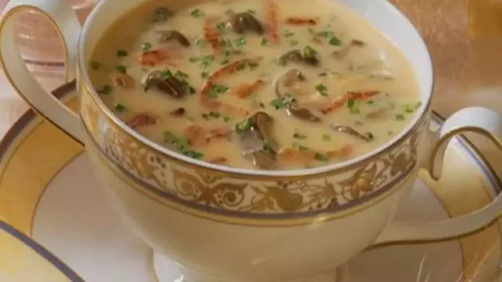 Mantarlı Tavuk Çorbası