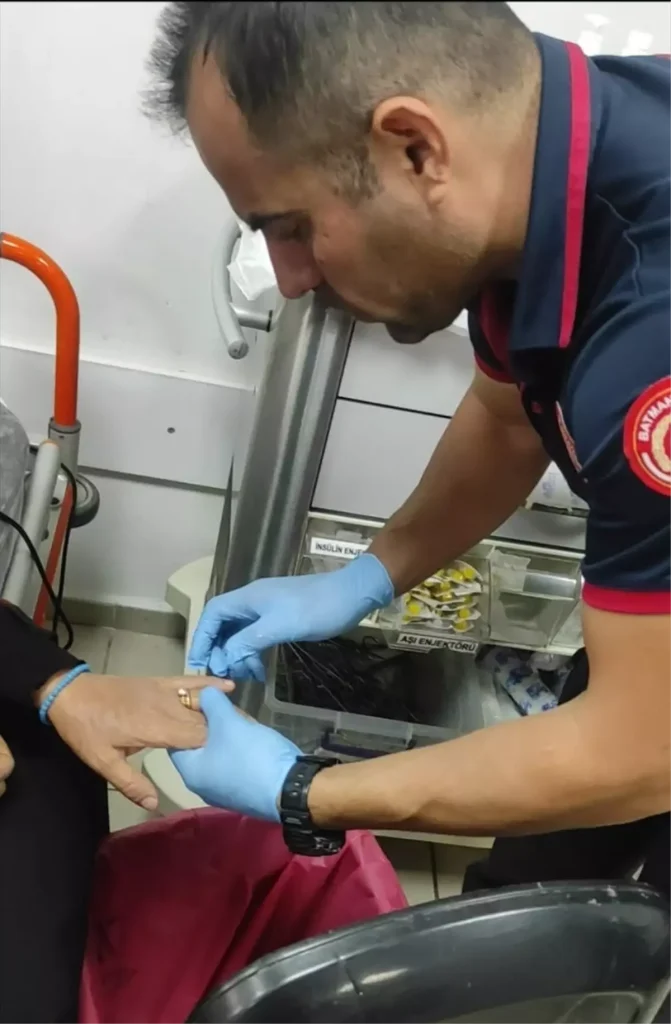 Batman’da Kadının Parmağına Sıkışan Yüzük İtfaiye Ekipleri Tarafından Çıkarıldı