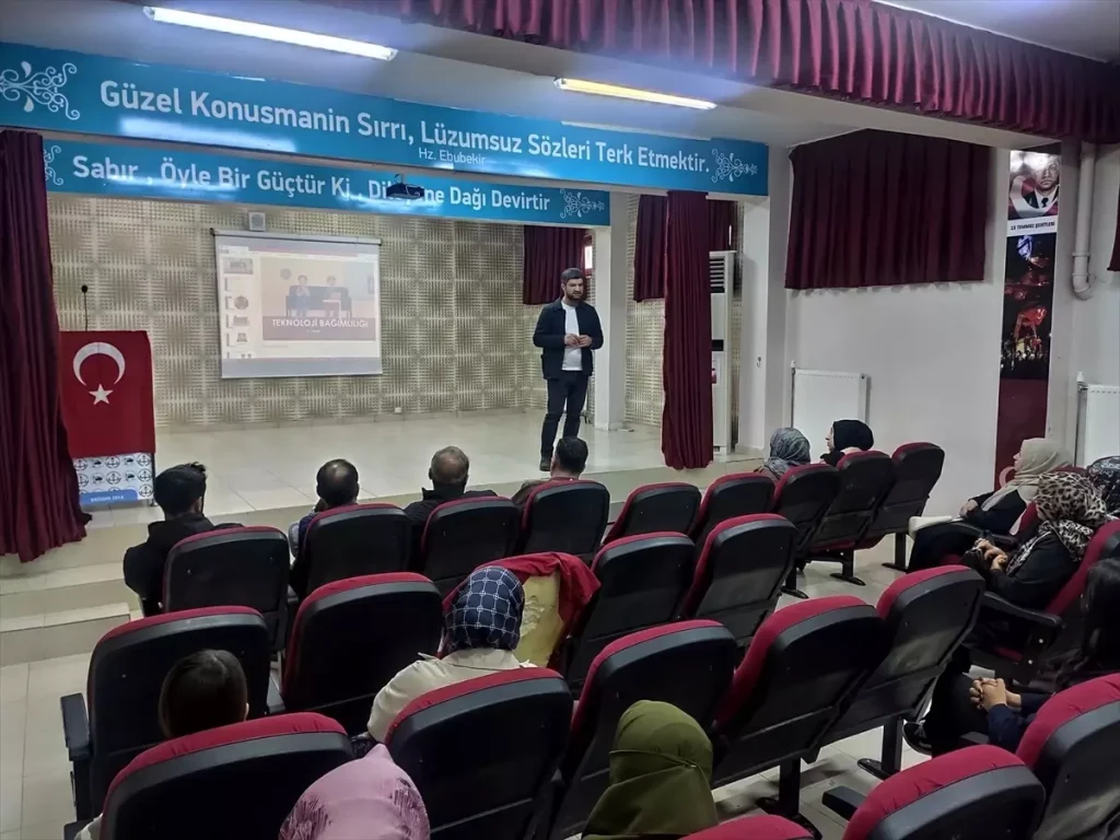 Batman’da Velilere Teknoloji Bağımlılığı Eğitimi