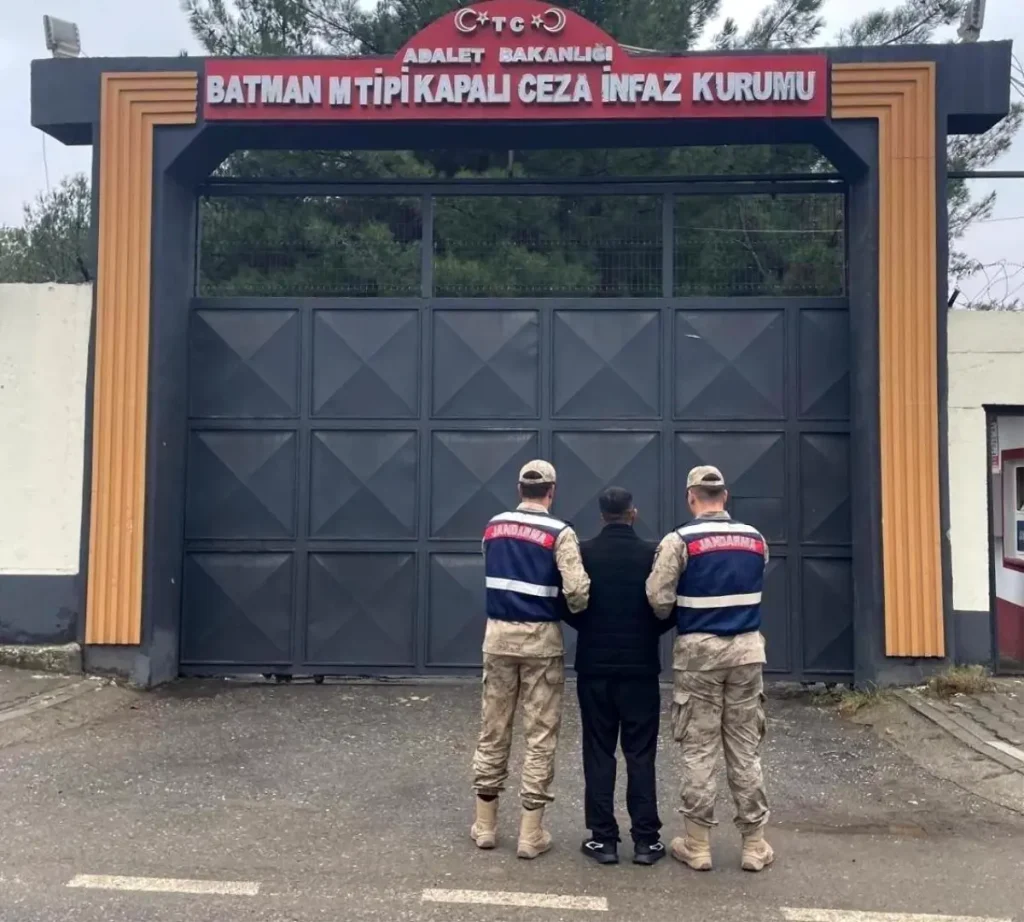 Batman’da çeşitli suçlardan aranan 17 şahıs yakalandı