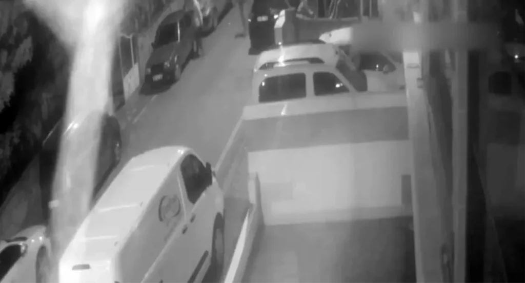 Güvenlik kameralarını saniye saniye izleyerek hırsızları yakaladılar