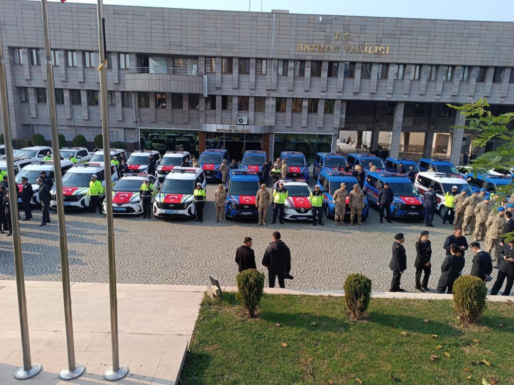 Batman’da polis ve jandarmaya tahsis edilen 151 araç hizmete alındı