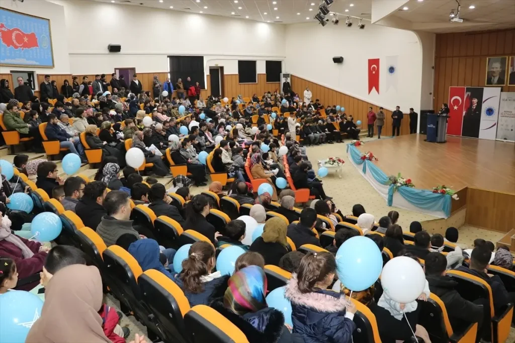 Batman’da “İcathane Atölyesi”nde eğitimlerini tamamlayan öğrenciler sertifika aldı