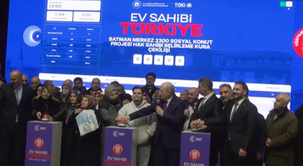 Batman’da ‘Yüzyılın Konut Projesi’nde kura çekimleri yapıldı