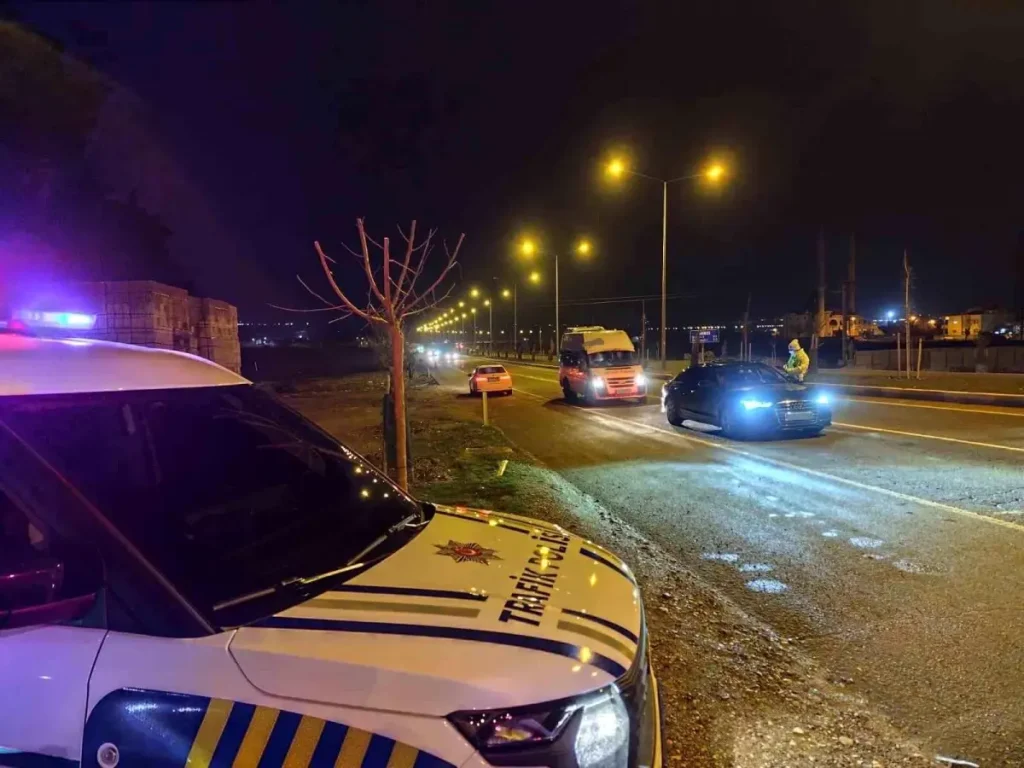 Batman’da radar ve alkol kontrolleri gece boyu sürüyor