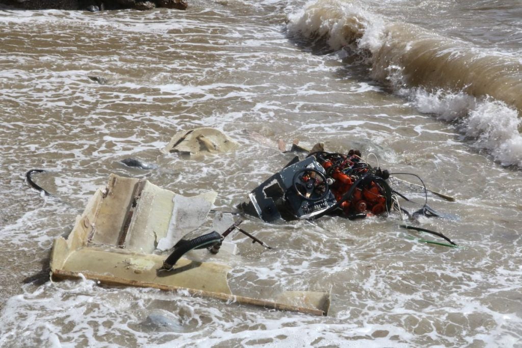 Alanya'da Balıkçı Teknesi Fırtınada Alabora Oldu
