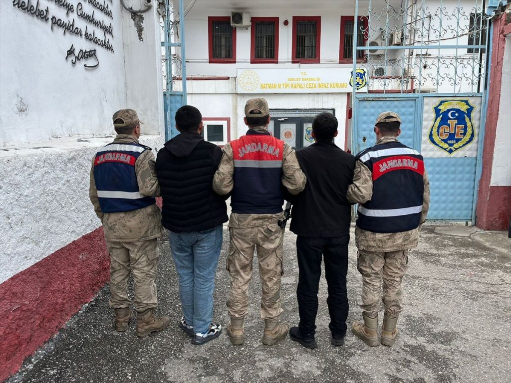 Batman'da 2 firari hükümlü yakalandı