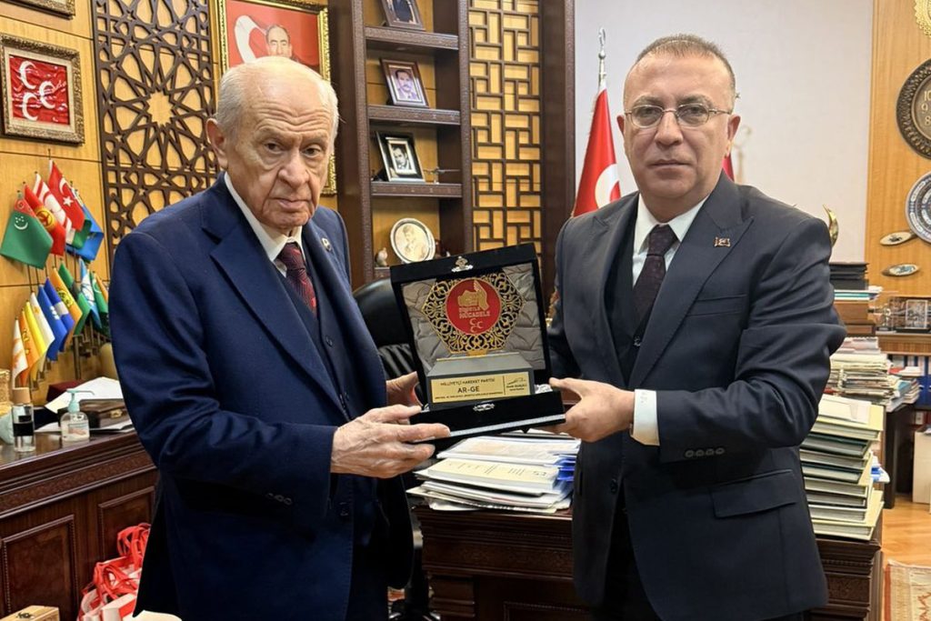 Fatih'te 2 binanın çökmesi sonucu yaralananlardan 2'si daha taburcu edildi