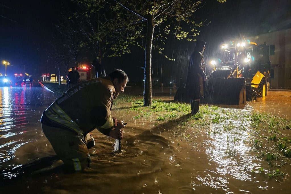 IKBY Başbakanı Mesrur Barzani, Neçirvan Barzani'nin evine yapılan İHA saldırısını şiddetle kınadı