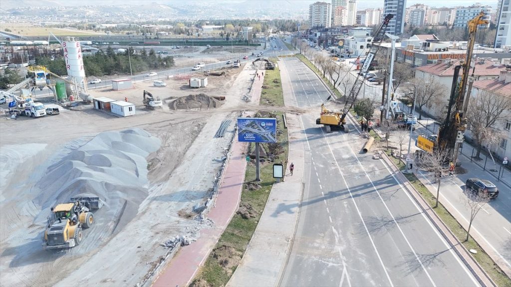 Kayseri'de Kartal Katlı Kavşağı ve Bağlantı Yolları Projesi'nde çalışmalar sürüyor