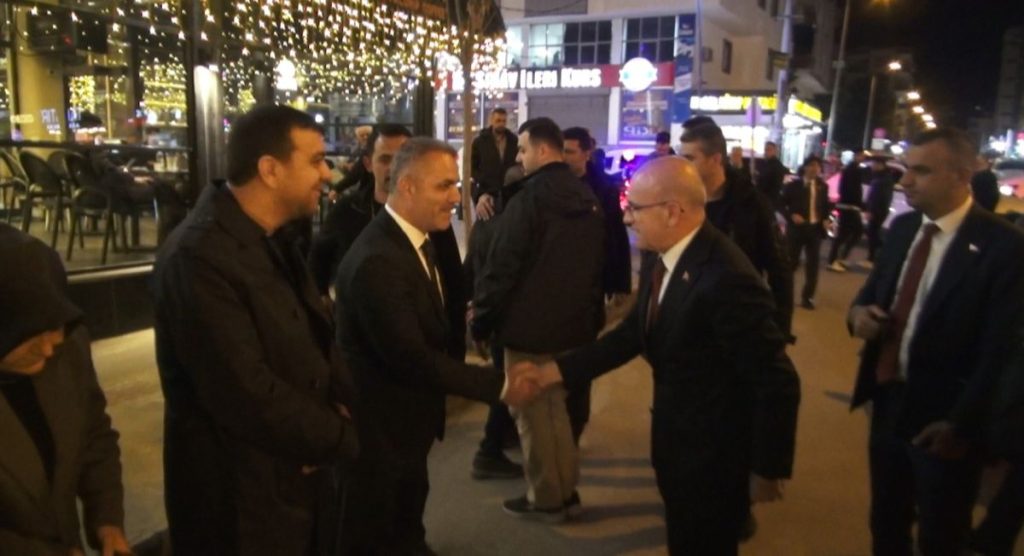 Mehmet Şimşek, AK Parti Batman İl Başkanlığını Ziyaret Etti