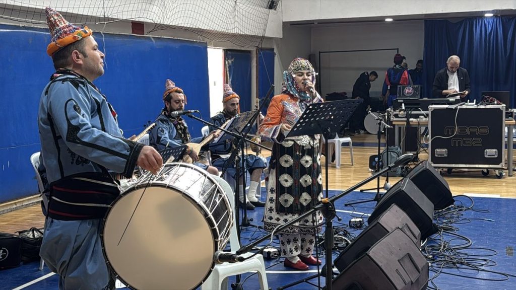 Okul Sporları Halk Oyunları Yıldızlar Grup Müsabakaları Bolu'da başladı