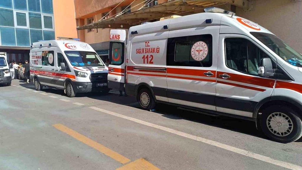 Batman'da bıçaklı ve sopalı kavga: 1 yaralı