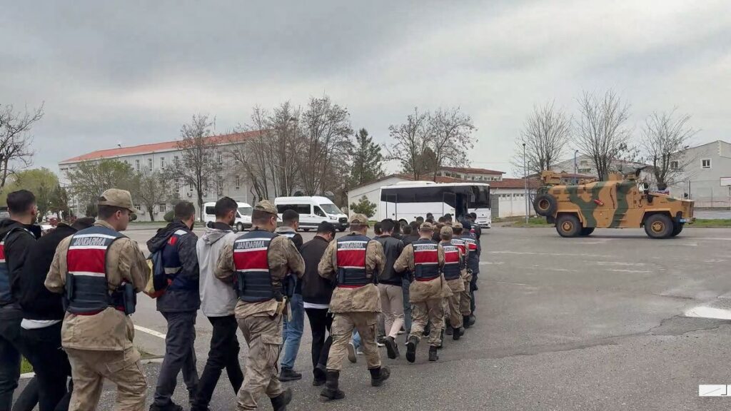 Batman'da üniversite yolunda heyelan meydana geldi