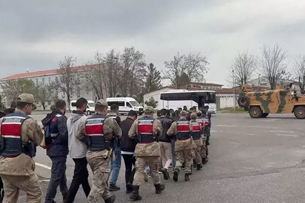 Batman'da üniversite yolunda heyelan meydana geldi