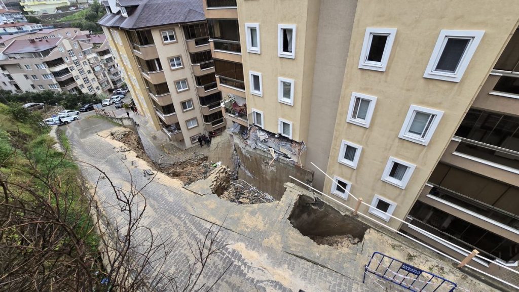 CHP'li Bakan: "2024 Yılında Gülistan Doku ile İlgili Verdiğim Soru Önergesindeki İsimler Bilgimiz ve Rızamız Dışında Silinmiş"