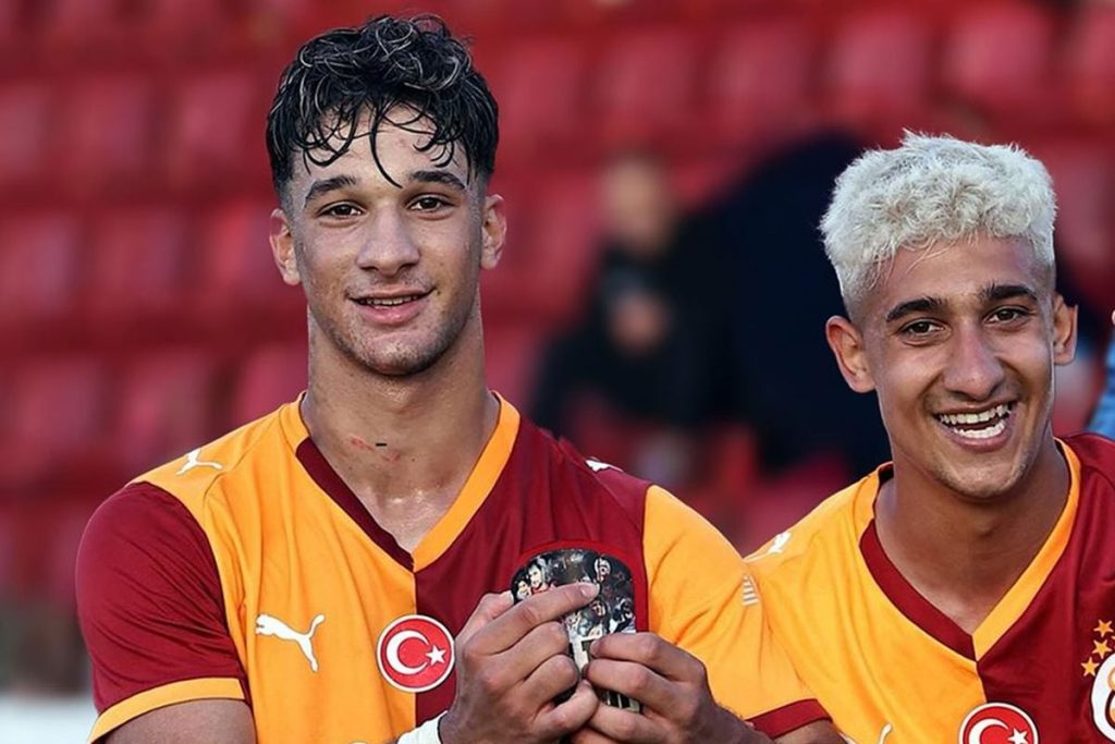 Fenerbahçe, Galatasaray'dan bir transfer daha yaptı