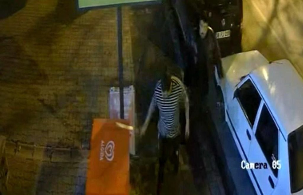 Kayseri'de 2 kişinin yaralandığı bıçaklı kavga kamerada