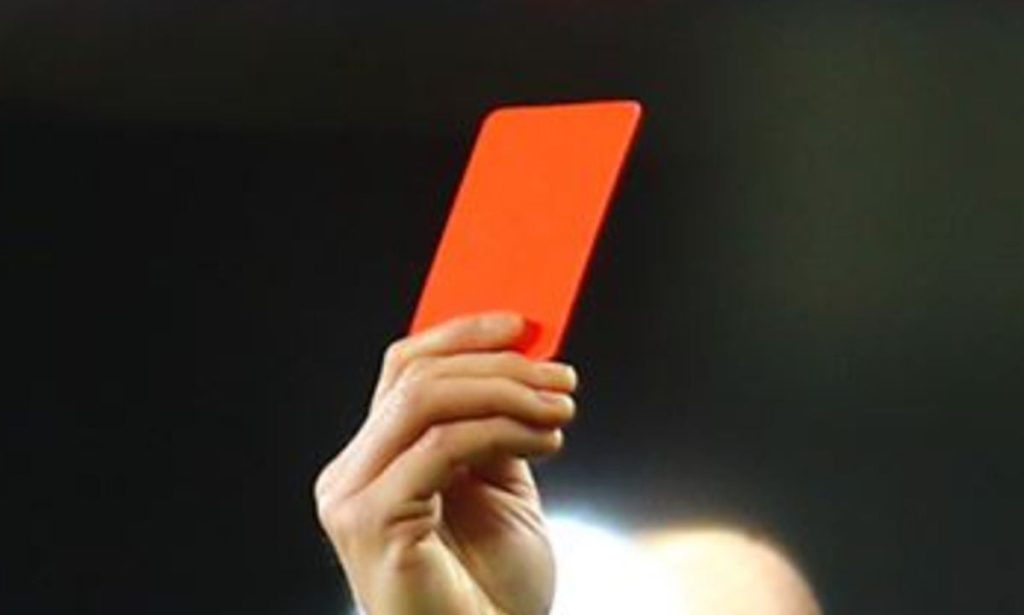 Ligde görülen kırmızı kart kupada geçerli mi?