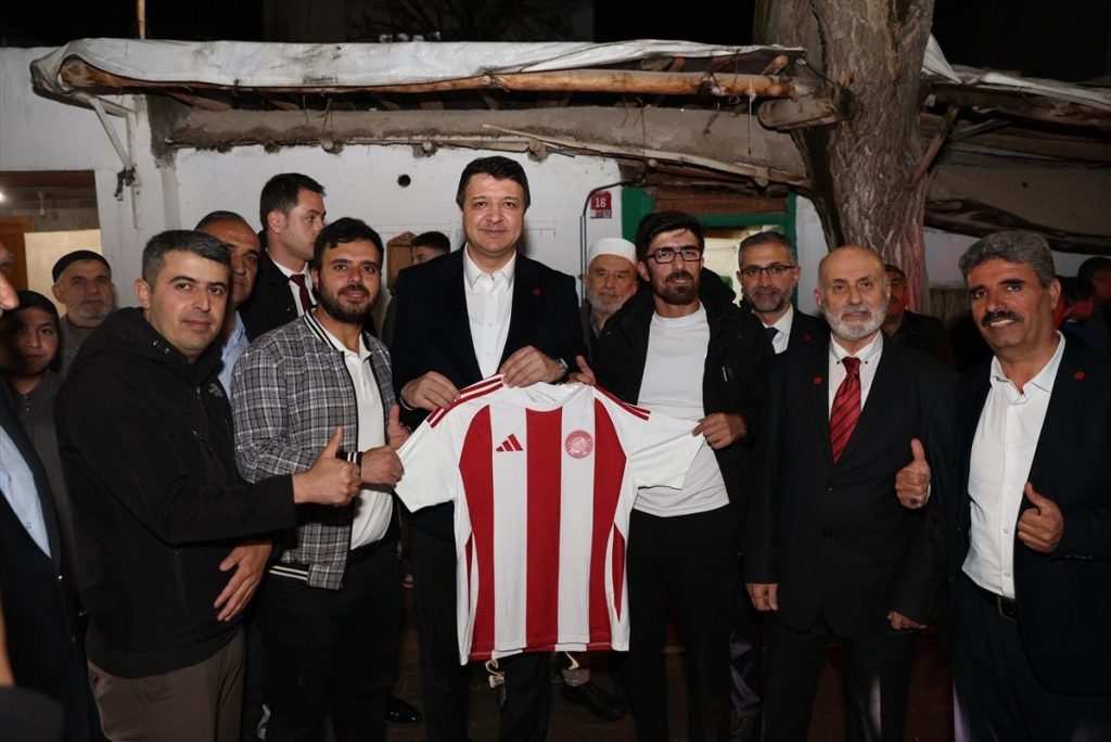 Saadet Partisi Genel Başkanı Arıkan, Batman'da vatandaşlarla bir araya geldi