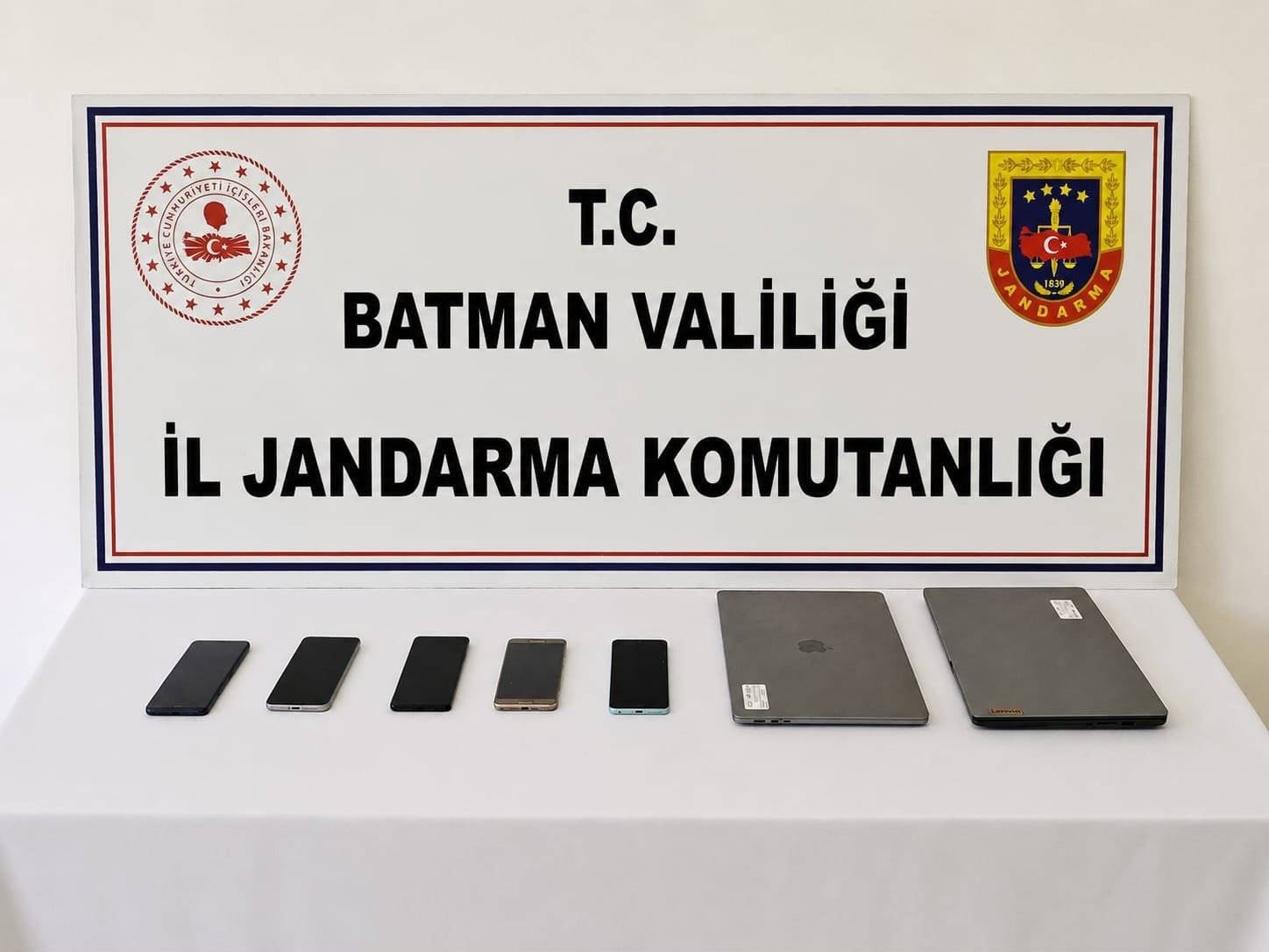 Batman’da kaçakçılık operasyonlarında çok sayıda kaçak ürün ele geçirildi