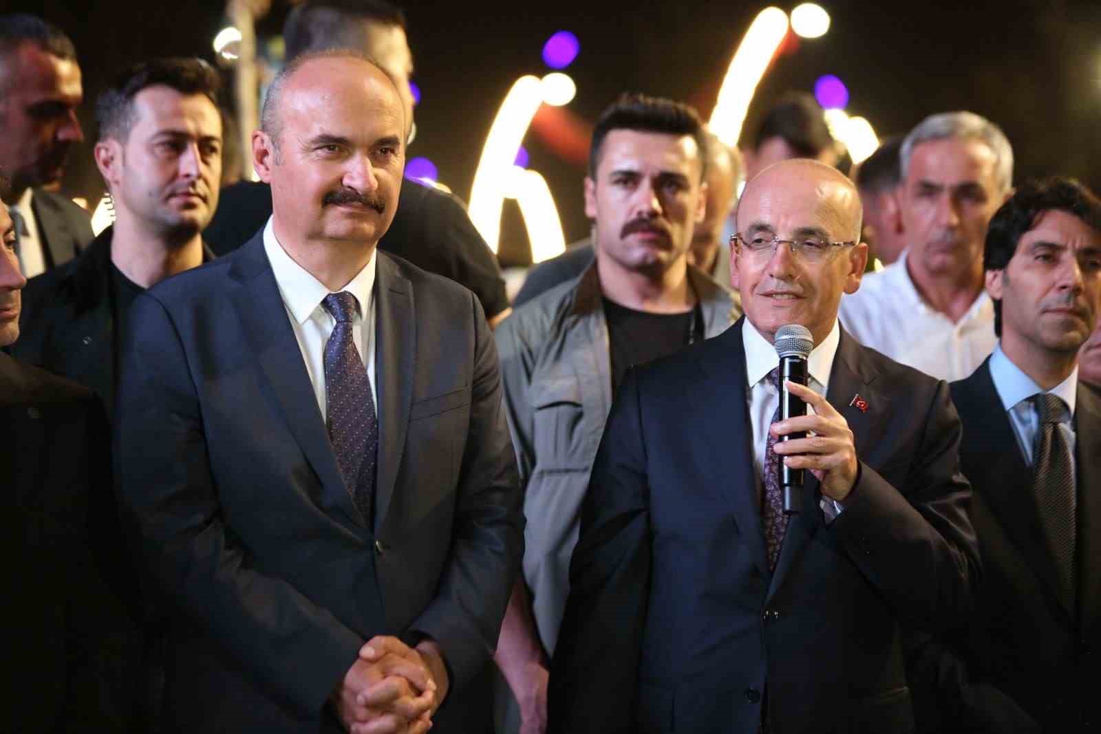 Bakan Şimşek: “Batman’da muazzam bir hizmet fırtınası var”