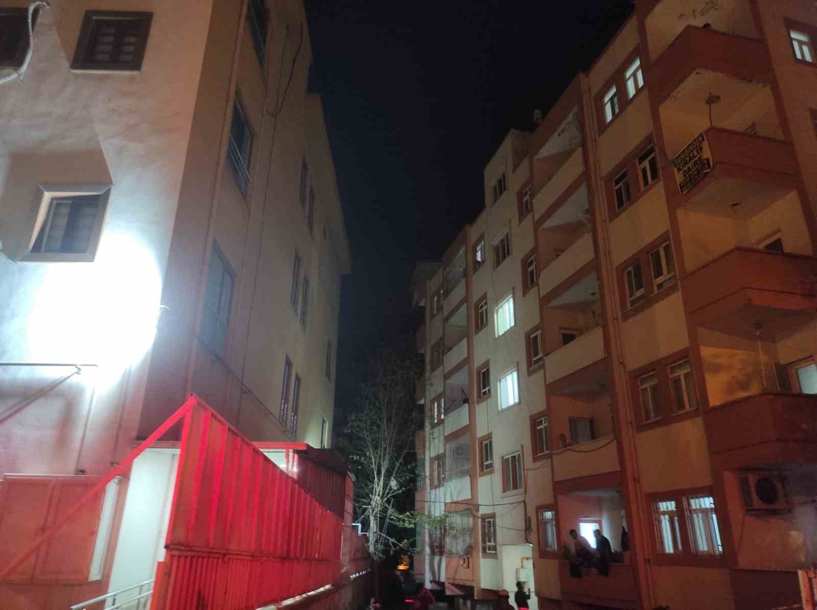 Balkondaki bisiklet bataryası aşırı ısınınca patladı